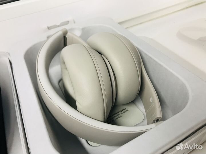 Наушники Beats Studio Pro Sandstone Оригинал