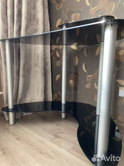 Угловой письменный стол