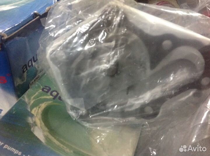 Водяная помпа на Nissan maxima 3.0см