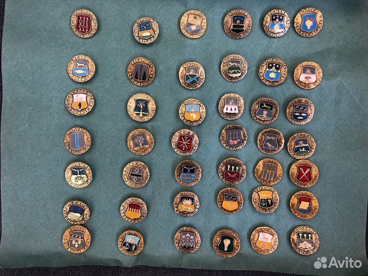 Значки Древний герб 42 штуки