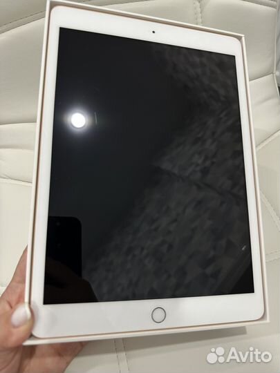 iPad 8-го поколения. Wi-fi, 32gb. Gold