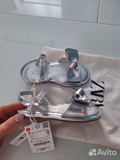 Сандалии босоножки zara на девочку 24 размер новые