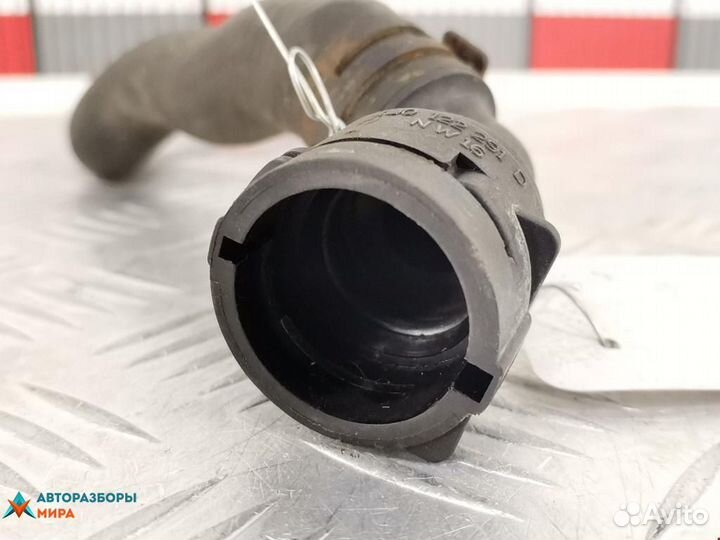 Патрубок отопителя (печки) Volkswagen Golf 3 1998