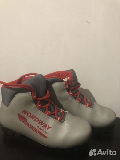 Лыжные ботинки