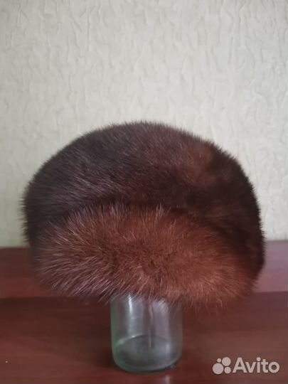 Женская шапка-кепи