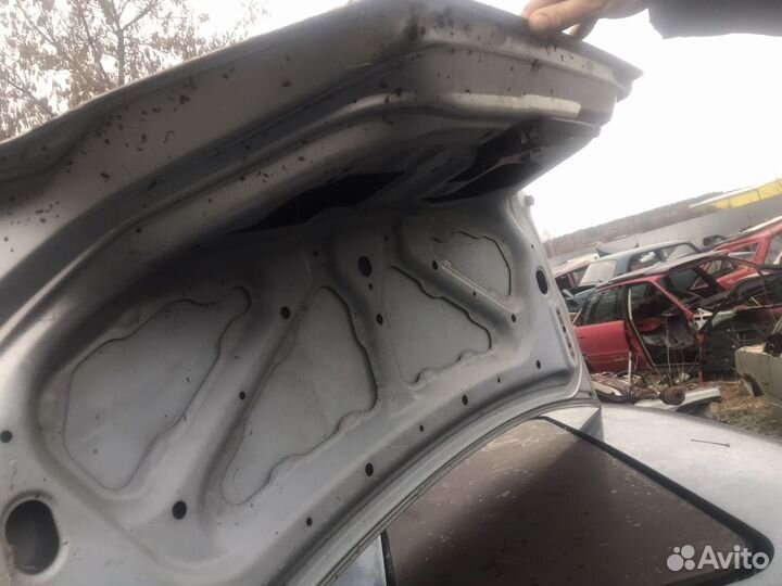 Продаю крышку багажника митсубиси галант 8