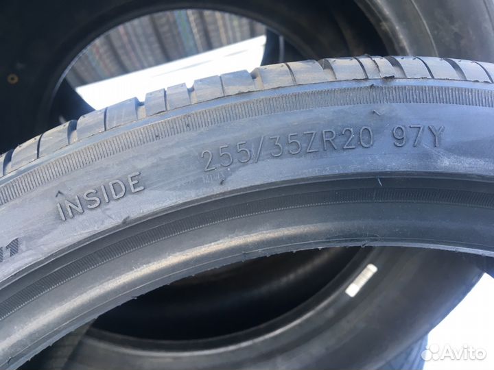 Triangle Sports TH201 255/35 R20 97Y