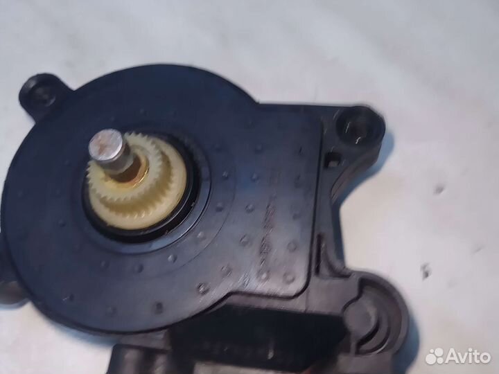 Мотор сдвижной двери 0130821993. 0130821992