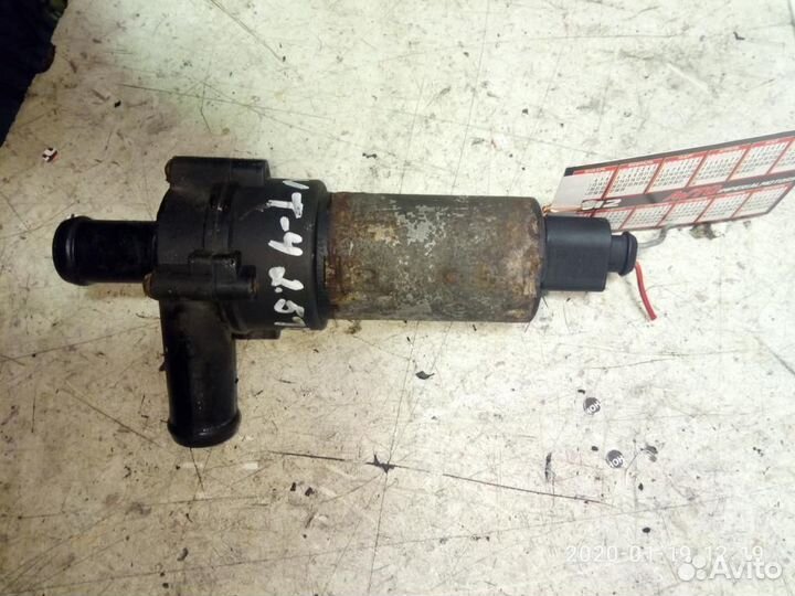 Насос водяной дополнительный (помпа) Volkswagen Ca