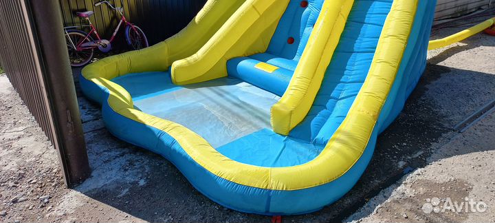 Надувной батут с горкой