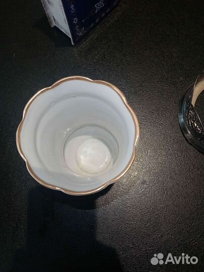 Ваза фарфоровая для цветов