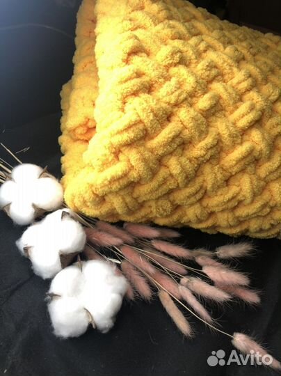 Плед из ализе пуффи ручная работа