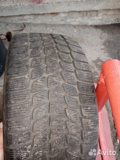 Bridgestone Blizzak W810 245/45 R17