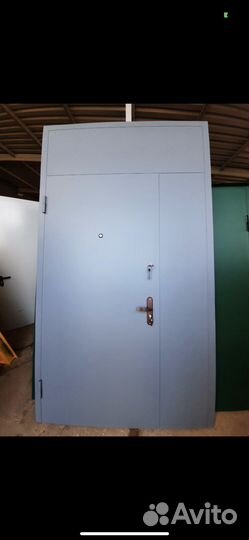 Тамбурная дверь