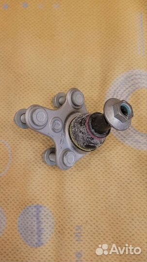 Шаровая опора левая VAG 3C0407365B Audi,Volkswagen