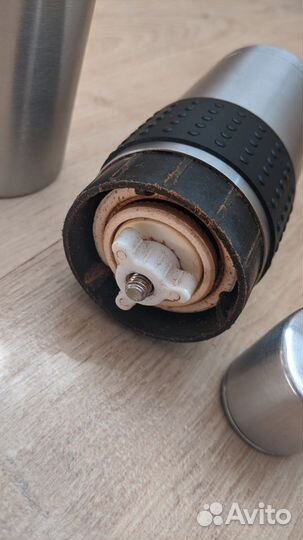 Кофемолка ручная жерновая Rhinowares