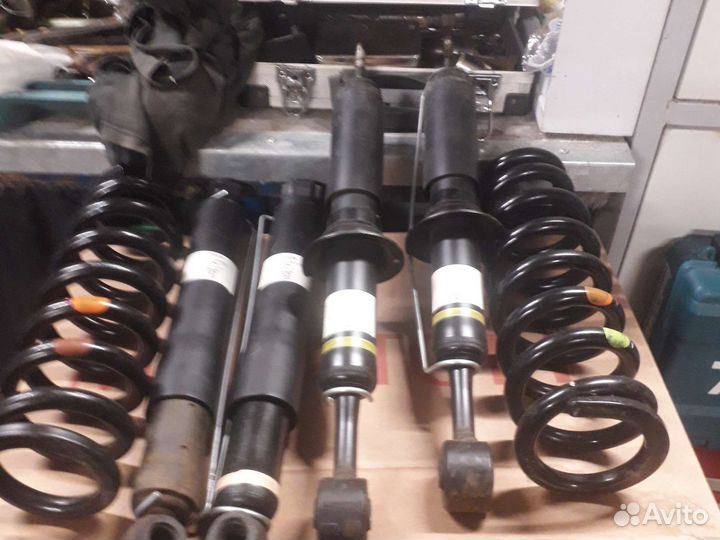 Пружины,стойки амортизаторы тойота хайлюкс 19 год