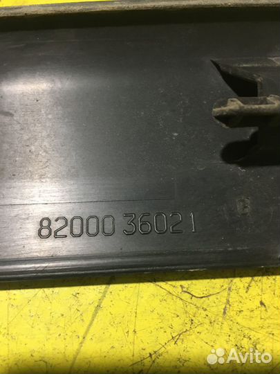 Молдинг двери передней правой Renault Laguna 2