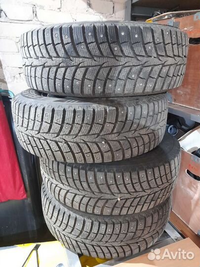 Laufenn I Fit Ice LW 71 215/65 R16 98T