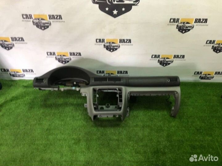 Передняя панель салона Volkswagen Passat