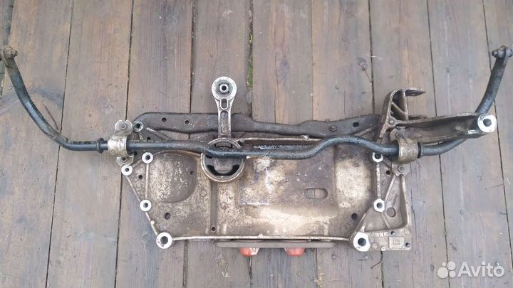 Подрамник передний Volkswagen Jetta 5