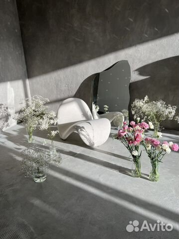 Фотостудия с живыми цветами, зал для мероприятий