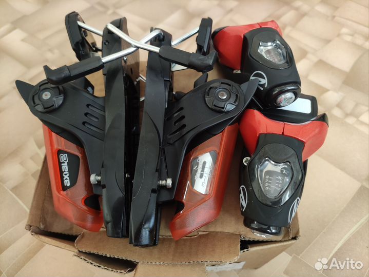 Горные лыжи/шлем/крепления/ботинки/коньки