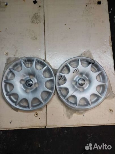 Колпак колеса Nissan r15