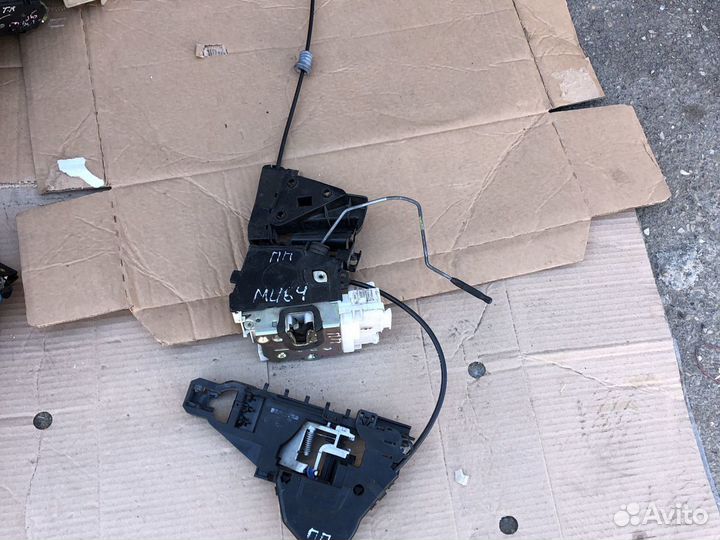 Замок дверь передний правый мерседес мл 164 гл1