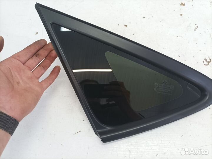 Форточка задняя левая Hyundai IX35