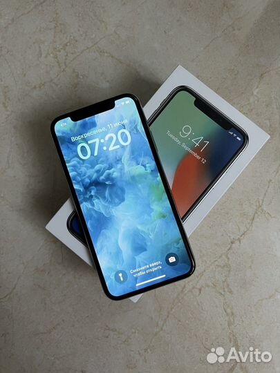 Телефон iPhone 10 в идеале 64 гига