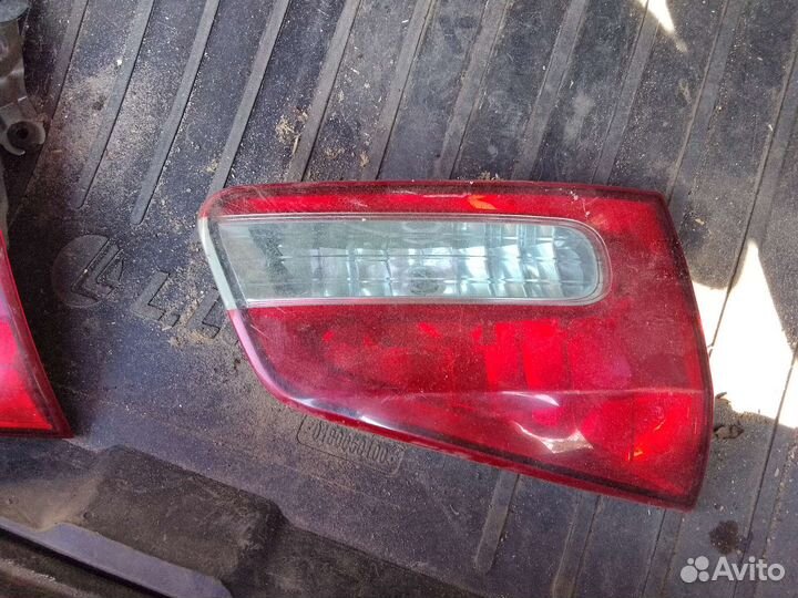 Задние фонари Нисан Вингроуд