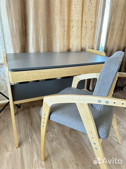 Письменный стол для школьника