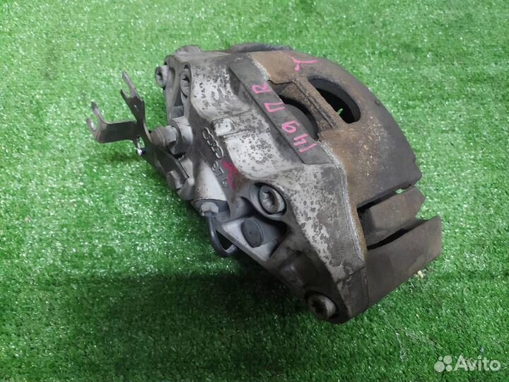 Суппорт передний правый Audi Allroad quattro 2005