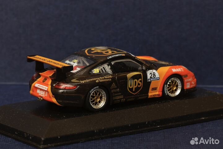 Модель автомобиля Minichamps 1:43 Porshe 911