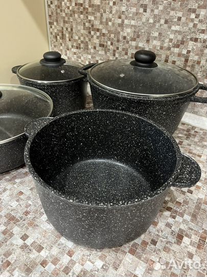 Набор посуды кастрюли