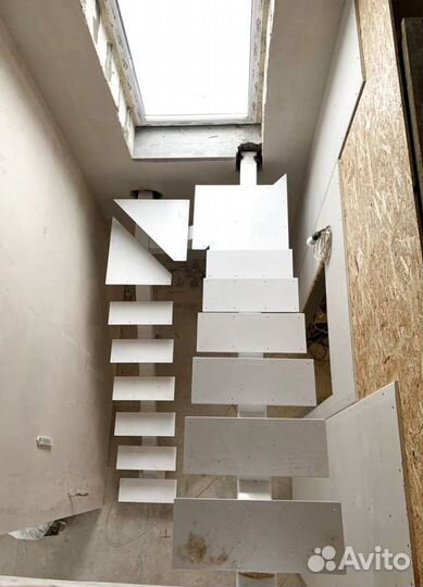 Лестница винтовая с монтажем