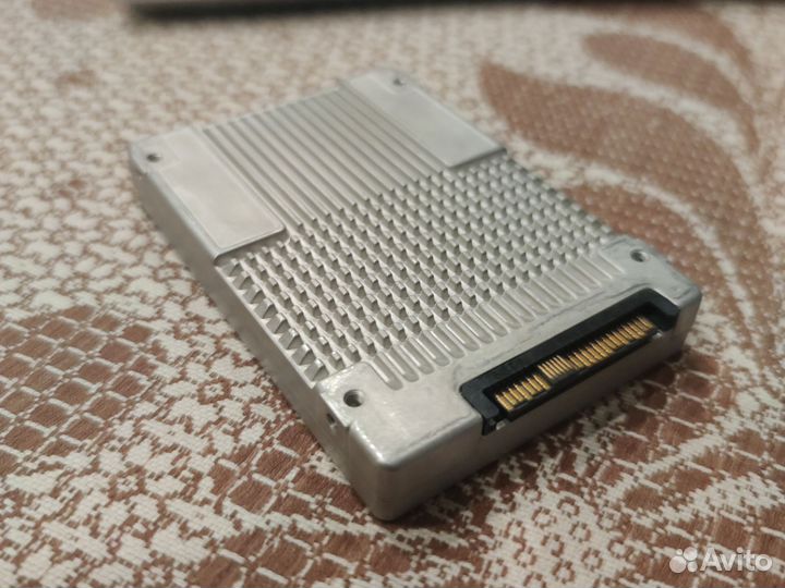 Продам NVMe Intel DC P4510 series 1tb