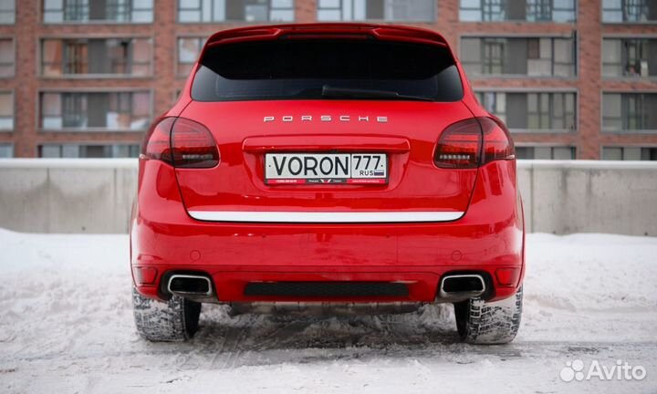 Аренда Porsche Cayenne S II (2010—2014) от одной минуты в Москве
