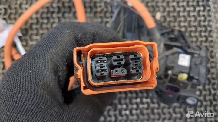 Розетка зарядки автомобиля Porsche Taycan 2019 –