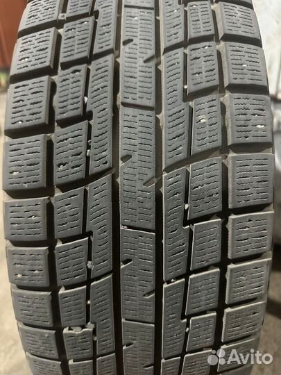 Yokohama Ice Guard IG30 215/60 R16