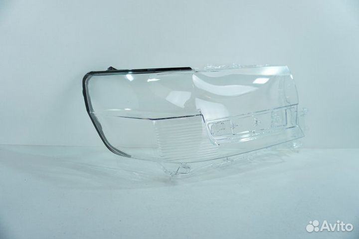 Стекло фары правое Toyota Land Cruiser 200
