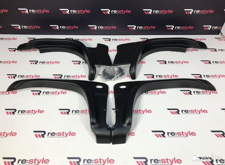 Фендера Suzuki Jimny U1203