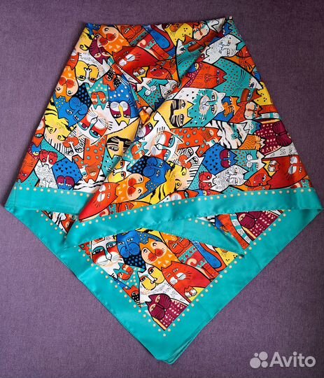 Платок с модным принтом