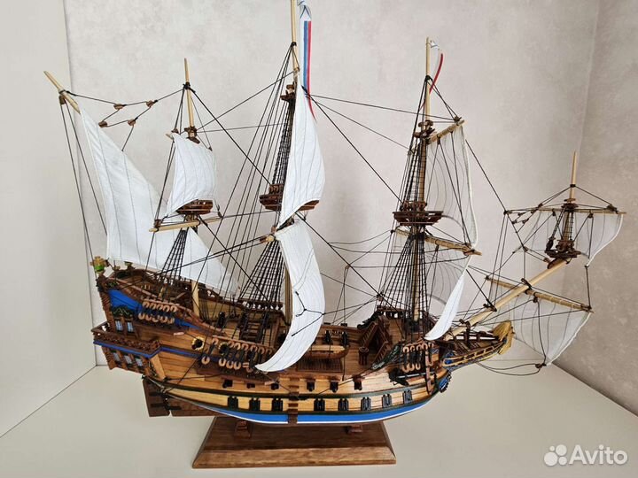 Модель корабля Галеон