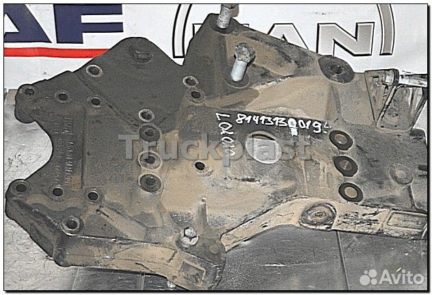 В продаже Кронштейн слева