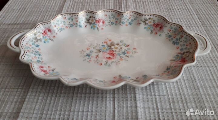 Фарфоровое блюдо мадемуазель Кики