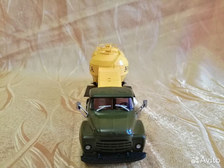 Модель ЗИЛ-130В1 с полуприцепом-муковозом К4-амг