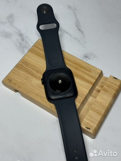 Apple Watch SE 2022 44mm оригинальные чёрные