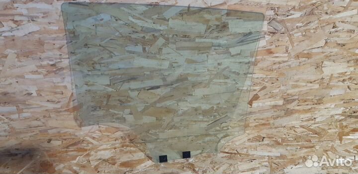 Стекло двери задней левой Renault Sandero I (2009–